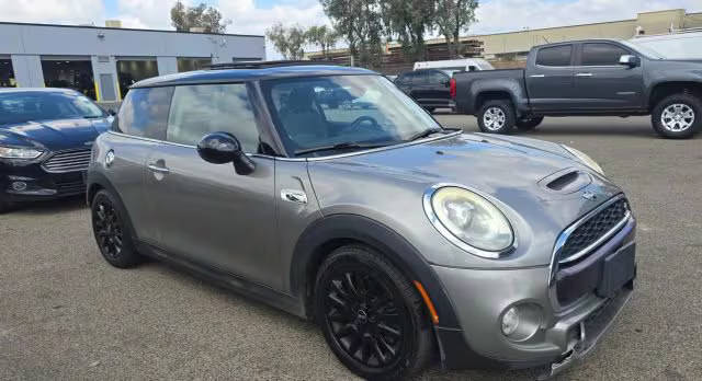 2018 MINI Hardtop 2 Door Cooper S FWD photo