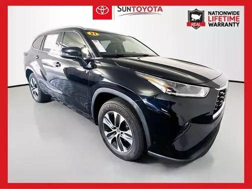 2021 Toyota Highlander XLE FWD photo