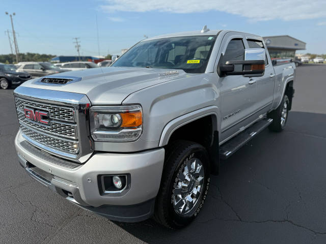 2019 GMC Sierra 2500HD Denali 4WD photo