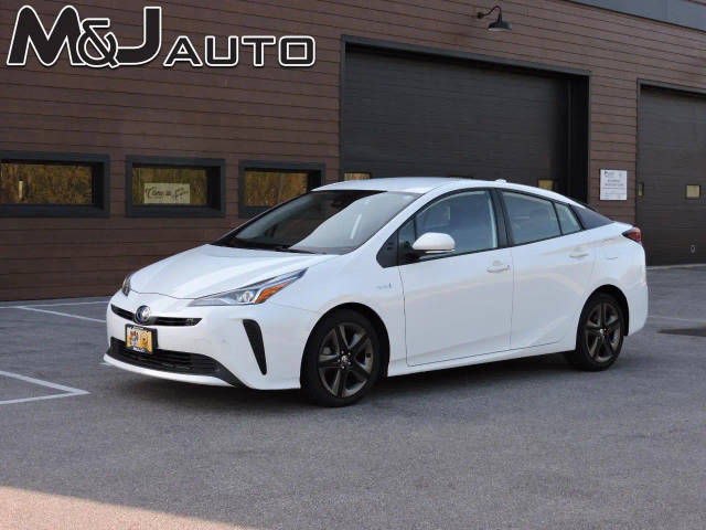 2021 Toyota Prius XLE FWD photo