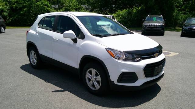 2021 Chevrolet Trax LS AWD photo