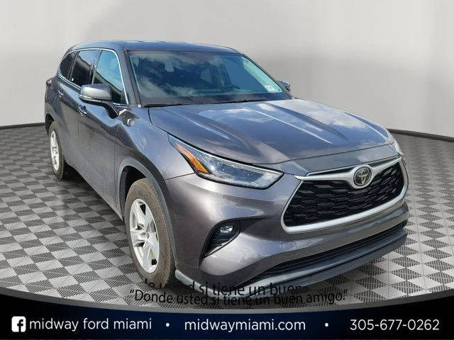 2021 Toyota Highlander LE FWD photo