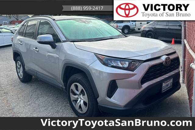 2021 Toyota RAV4 LE FWD photo