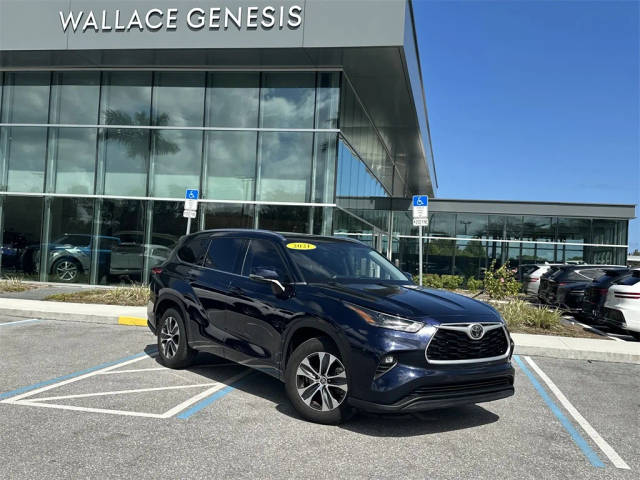 2021 Toyota Highlander XLE FWD photo