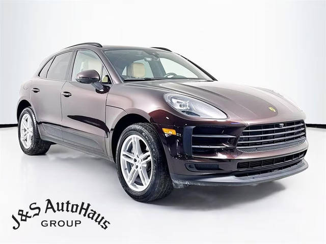 2021 Porsche Macan  AWD photo