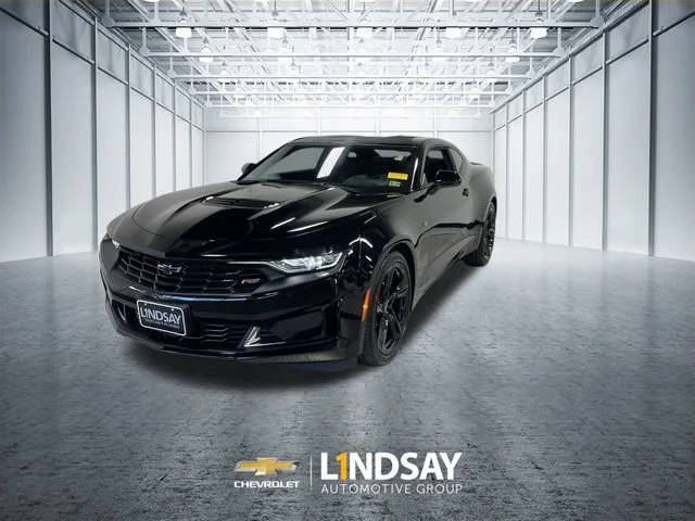 2021 Chevrolet Camaro LT1 RWD photo