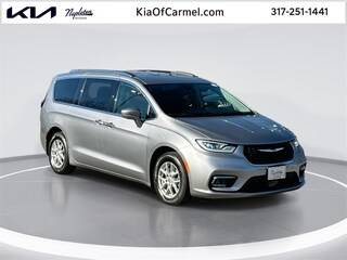 2021 Chrysler Pacifica Minivan Touring L FWD photo