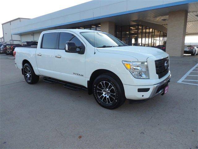 2021 Nissan Titan SV RWD photo