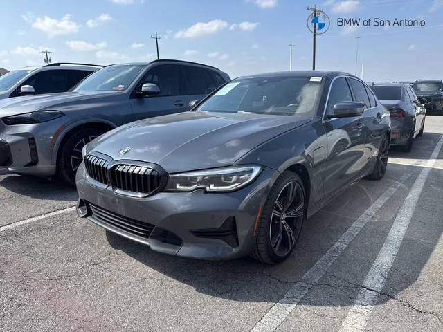 2021 BMW 3 Series 330e RWD photo