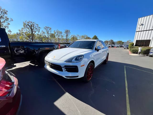 2021 Porsche Cayenne  AWD photo