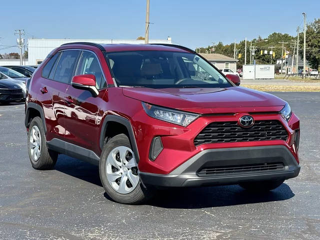 2021 Toyota RAV4 LE FWD photo