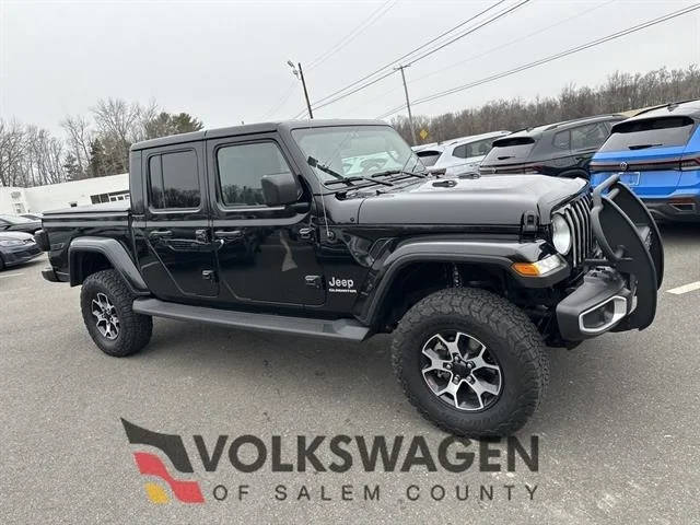 2021 Jeep Gladiator Overland 4WD photo