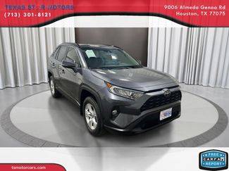 2021 Toyota RAV4 XLE FWD photo