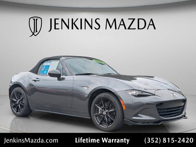 2021 Mazda MX-5 Miata Club RWD photo