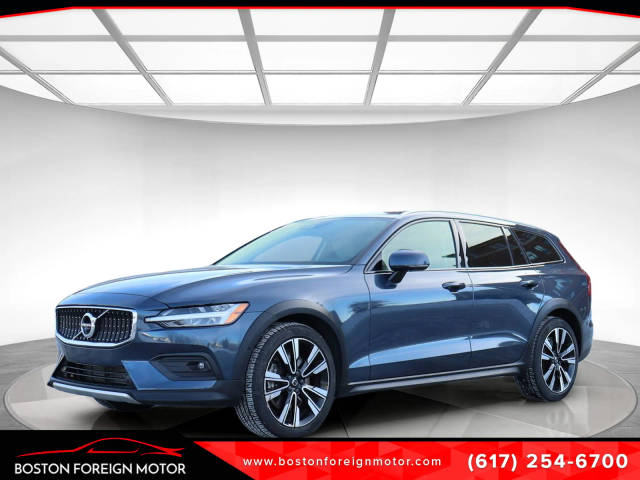 2021 Volvo V60 Cross Country  AWD photo
