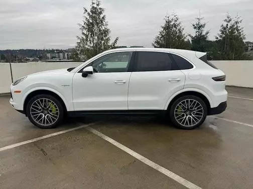 2021 Porsche Cayenne E-Hybrid AWD photo