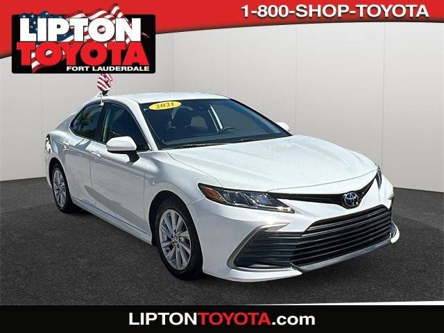 2021 Toyota Camry LE FWD photo