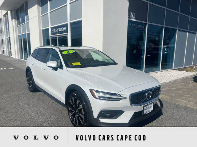 2021 Volvo V60 Cross Country  AWD photo