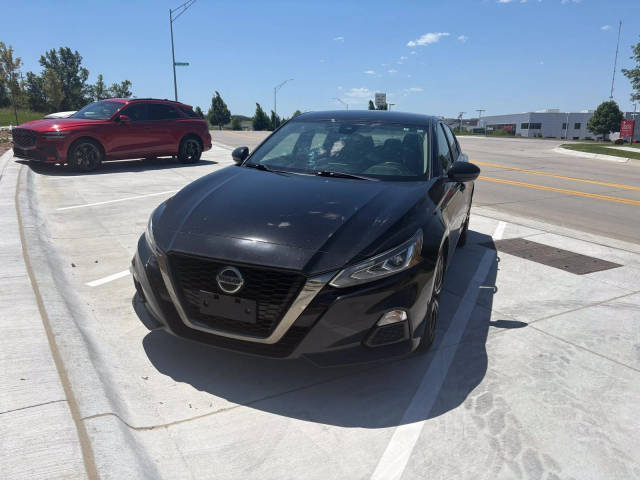 2021 Nissan Altima 2.5 SR AWD photo
