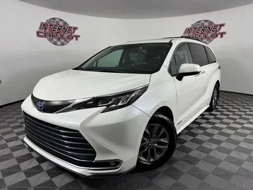 2021 Toyota Sienna XLE AWD photo