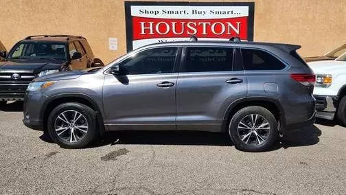 2018 Toyota Highlander LE FWD photo