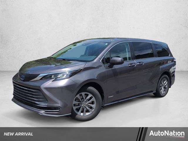 2021 Toyota Sienna LE FWD photo