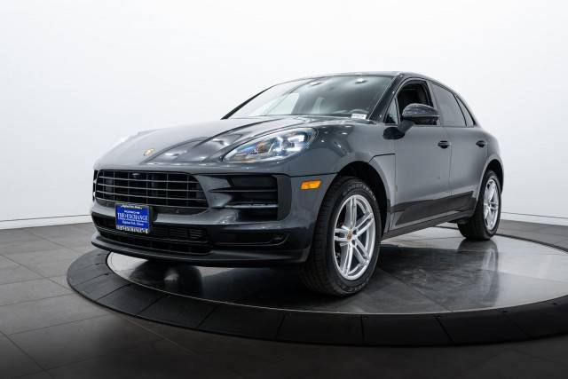 2021 Porsche Macan  AWD photo