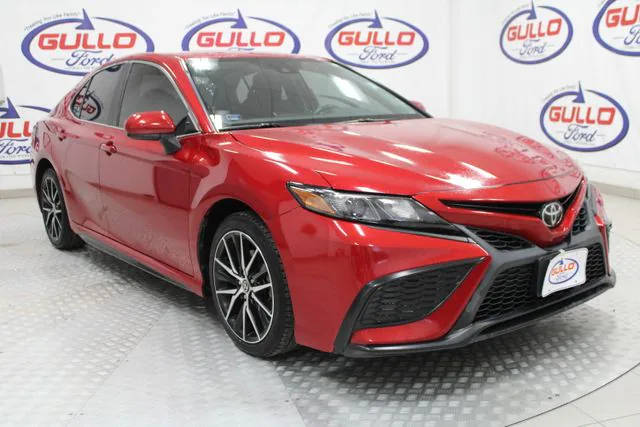 2021 Toyota Camry SE FWD photo