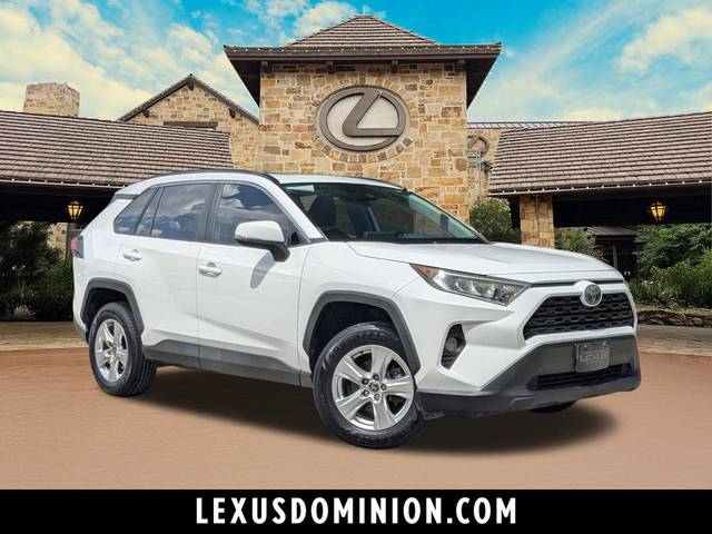 2021 Toyota RAV4 XLE FWD photo