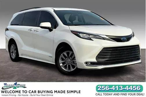 2021 Toyota Sienna XLE FWD photo