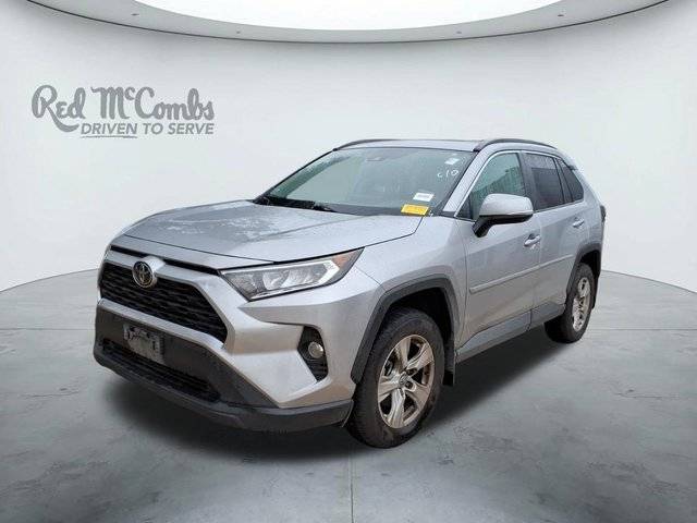 2020 Toyota RAV4 XLE FWD photo