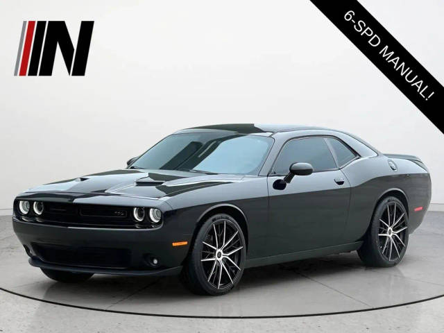 2016 Dodge Challenger R/T RWD photo