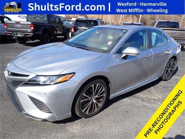 2019 Toyota Camry SE FWD photo