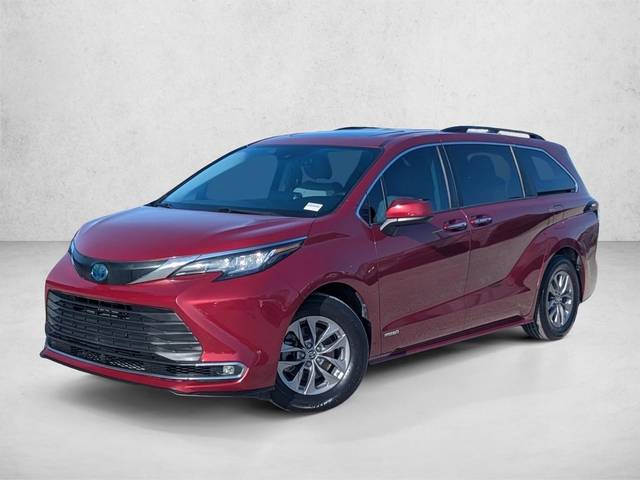 2021 Toyota Sienna XLE FWD photo