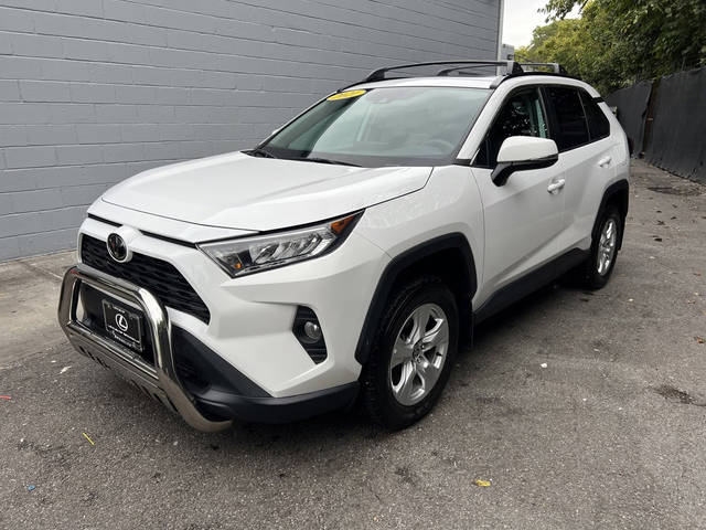 2021 Toyota RAV4 XLE AWD photo