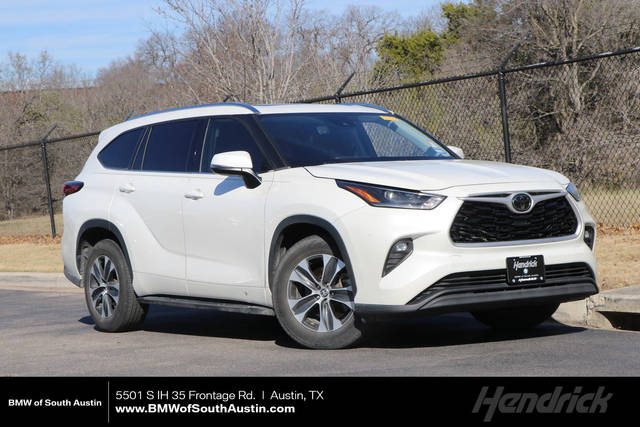 2021 Toyota Highlander XLE FWD photo