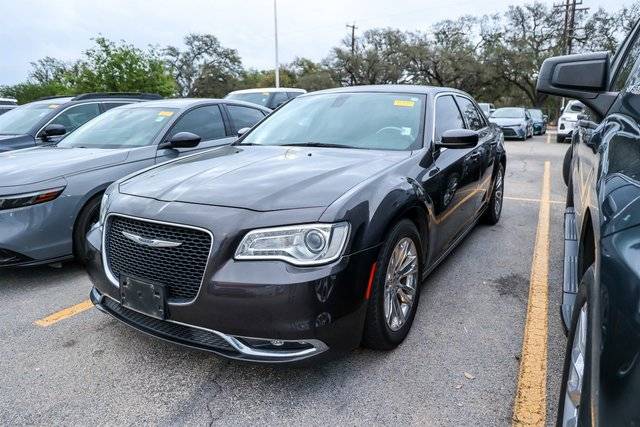 2021 Chrysler 300 Touring RWD photo
