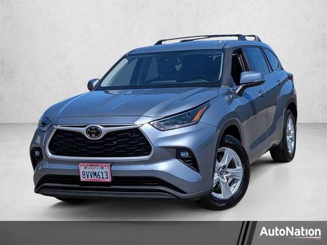2021 Toyota Highlander LE FWD photo