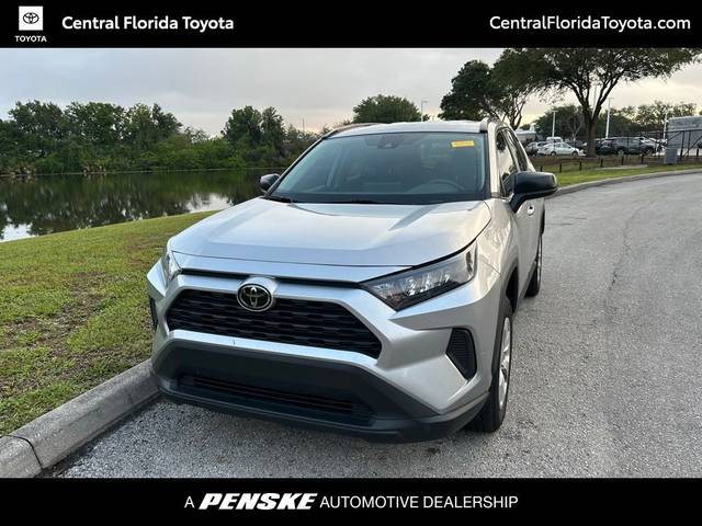 2021 Toyota RAV4 LE FWD photo