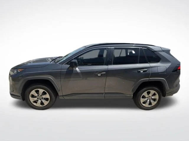 2021 Toyota RAV4 LE FWD photo
