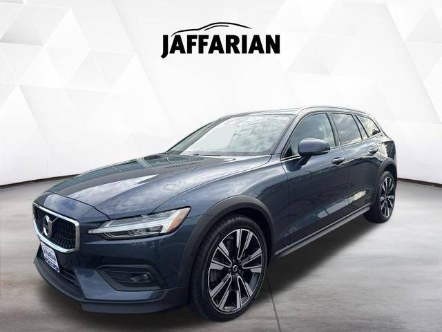 2021 Volvo V60 Cross Country AWD photo