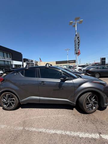 2021 Toyota C-HR Limited FWD photo
