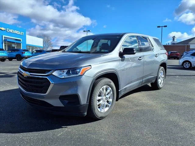 2021 Chevrolet Traverse LS AWD photo