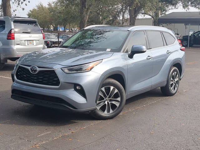 2021 Toyota Highlander XLE FWD photo