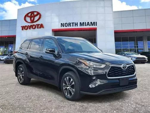 2021 Toyota Highlander XLE AWD photo