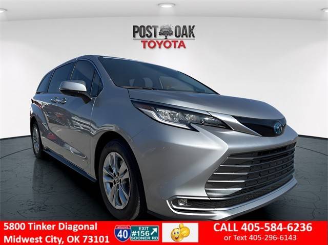 2021 Toyota Sienna Limited FWD photo