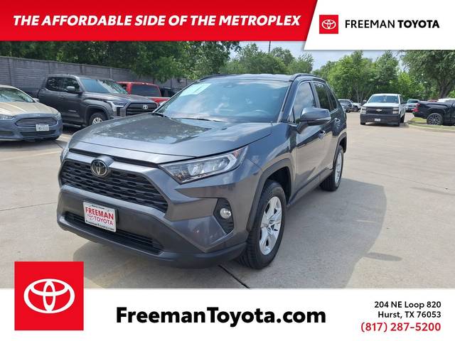 2021 Toyota RAV4 XLE FWD photo