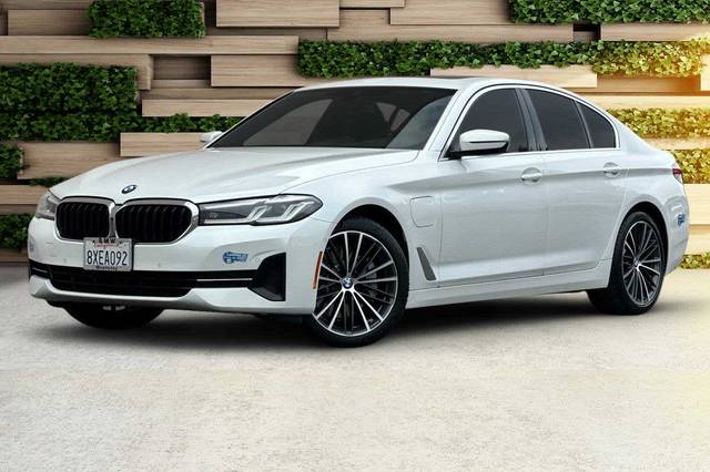 2021 BMW 5 Series 530e RWD photo