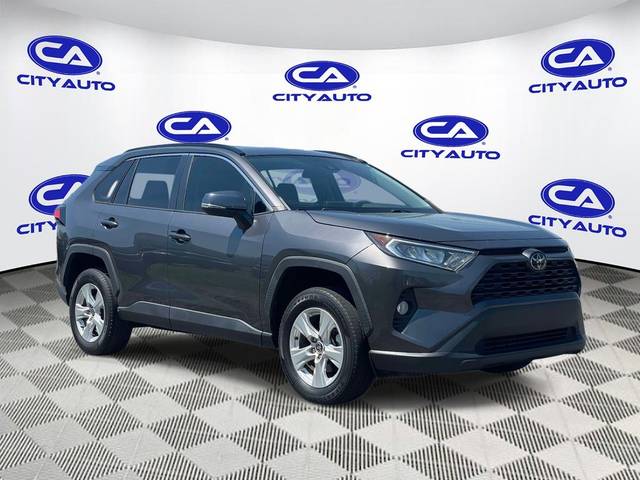 2021 Toyota RAV4 XLE FWD photo