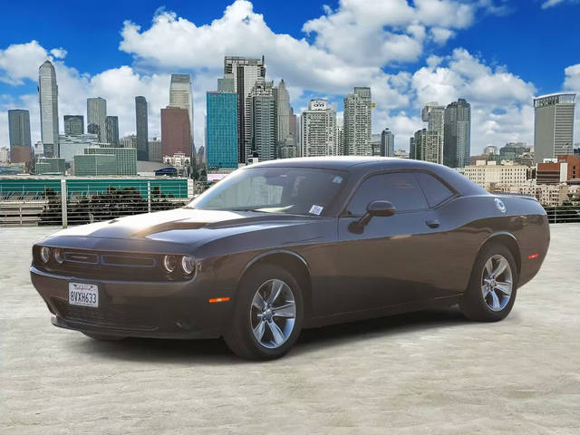 2021 Dodge Challenger SXT RWD photo